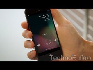 iPhone Running Android and Galaxy S4 vs HTC One