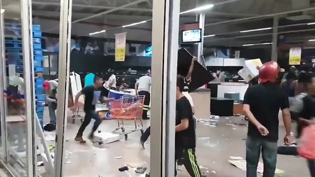 Pillage dans les magasins du Mexique