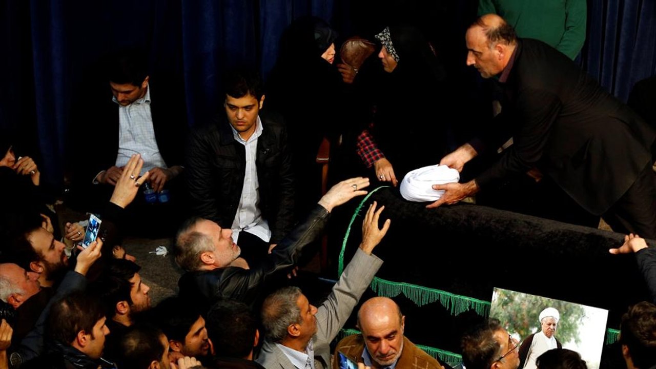 I funerali dell'ex presidente iraniano Rafsanjani