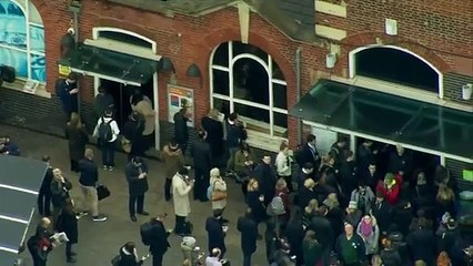 Raw - Subway Strike Causes Travel Chaos in London-EYYlcR1h3Hs