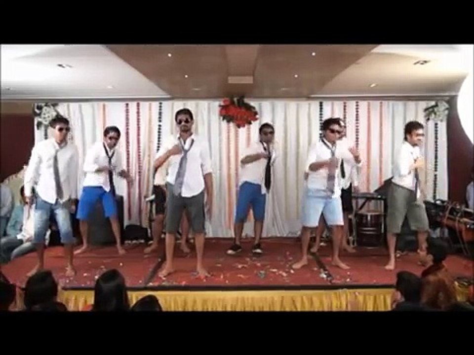 Emotionless Funny Dance - Pirates Madness