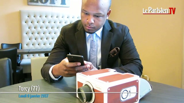 Il vend un projecteur pour smartphones