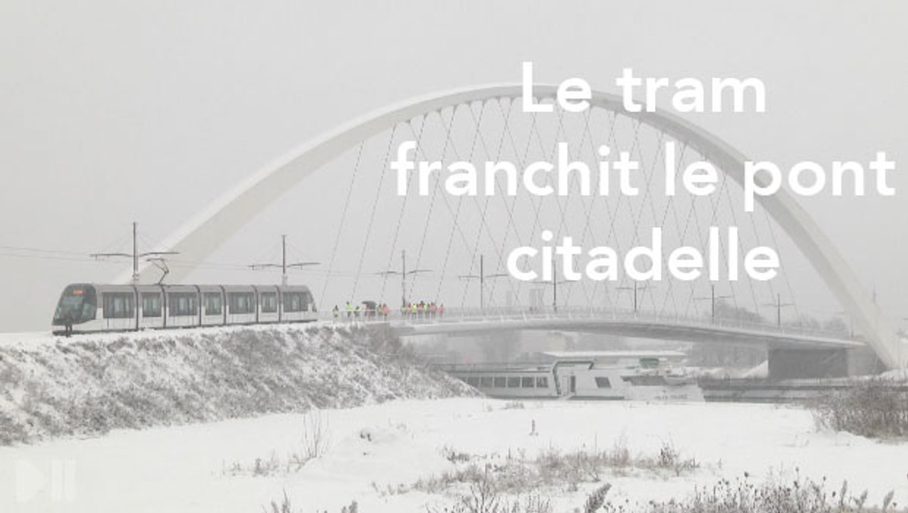 Les essais du tram sur le pont citadelle à Strasbourg