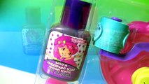 Strawberry Shortcake Bathtub Fingerpaint Learn Colors with Peppa Pig Dolls Bathtime P