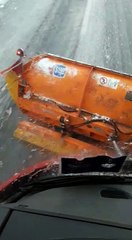 Spazzaneve in azione in autostrada. Tratta Trani - Bari nord.