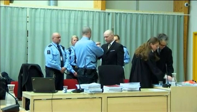 En mars 2016, Anders Breivik faisait déjà un salut nazi lors de son procès