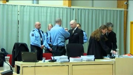 En mars 2016, Anders Breivik faisait déjà un salut nazi lors de son procès