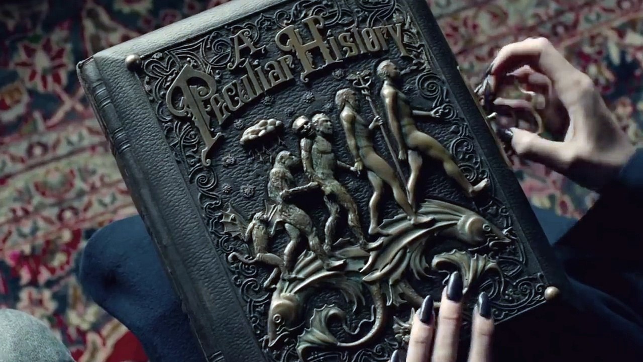 Miss Peregrine's Home For Peculiar Children - Meet the Peculiars 'Emma' (2016)--AlCy9Su-Mk