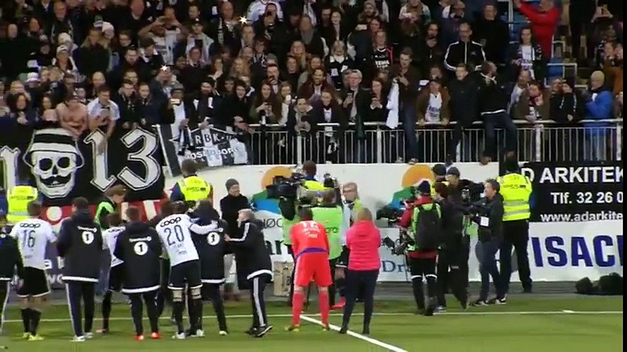 Ça c'est de la communion joueurs / supporters !