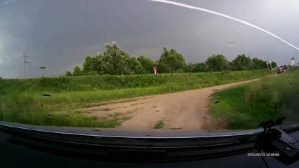 Ураган Инсар 21.06.2015 мужика на велосипеде жалко))))