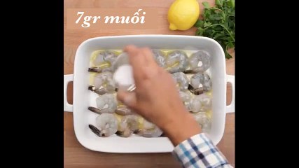 Mì pasta tôm sốt bơ tỏi.