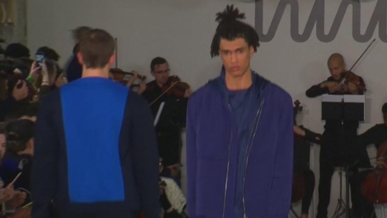 Looks flashy et décontractés à la Fashion Week de Londres