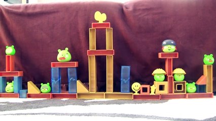 Lightning McQueen Helps the Angry Birds!