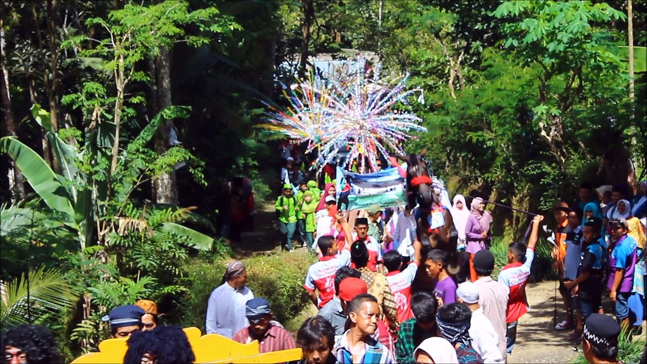 Kirab di Desa Ngaran, Kec. Kaligesing, Kab. Purworejo Tahun 2016
