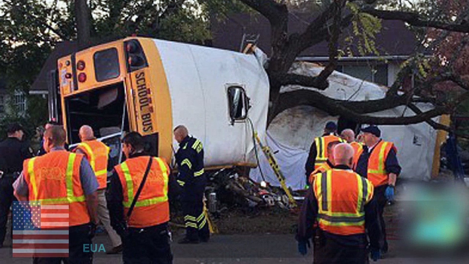Acidente com ônibus de escola mata 5 crianças  em Chattanooga.