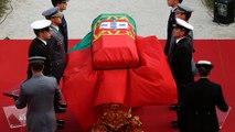 ادای احترام به ماریو سوارز در مراسم خاکسپاری رئیس جمهوری سابق پرتغال
