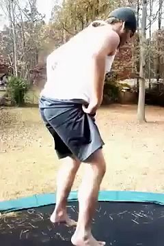 На батуте без трусов Will in the trampoline