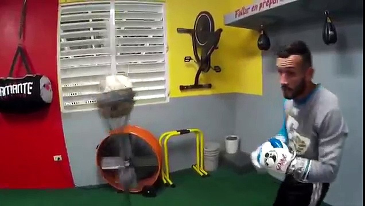 Christopher 'Pitufo' Diaz Trains for Sept 23rd _ Unimas Solo Boxeo-zDcCpLvvmUQ