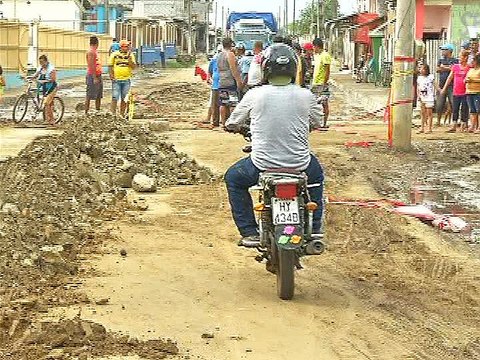 Hundimiento de tierra en Lomas de Sargentillo