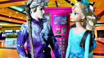 Disney Frozen Queen Elsa Anna Doll Shop Barbie Vending Machin