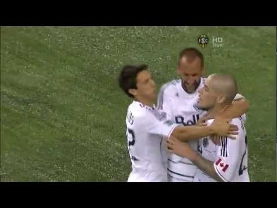 Eric Hassli of the Vancouver Whitecaps scores a wonder-goal!