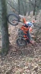 Garer sa motocross comme un boss... Ahaha
