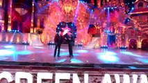 Salman Khan And Shah Rukh Khan Together Rides Bicycle and Have Fun Talk at Award Show 2016 HD LIVE