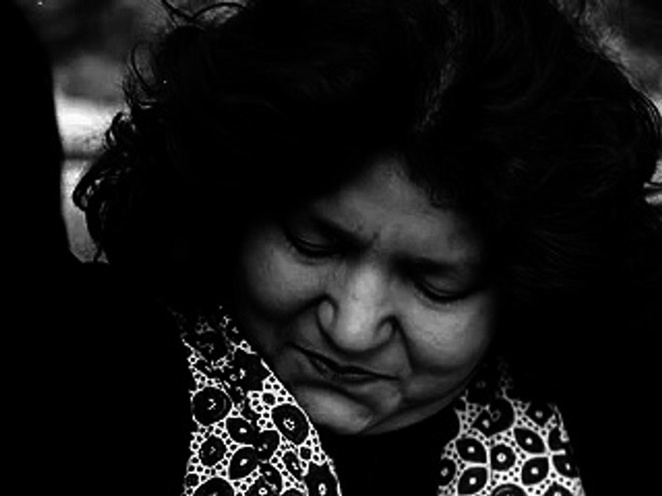 Kuch iss ada se aaj woh (Abida Parvin) B Musix