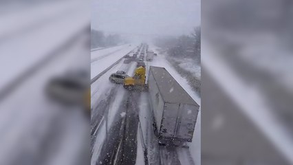 Un énorme carambolage sur une autoroute du Canada