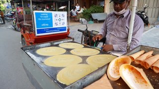 Cambodia Street Food - GIANT COCONUT PANCAKES Khanom Bueang Phnom Penh