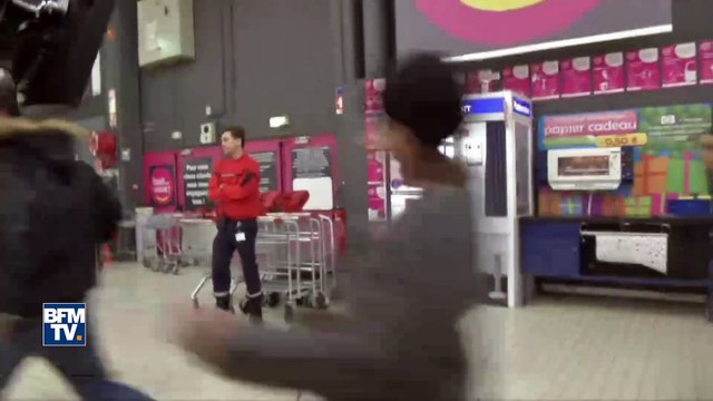 Soldes: dès 7h30, ils se bousculent vers les bonnes affaires