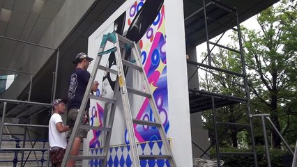 ライヴ・ペインティングでアリアナ・グランデ＠#Ariフェス-bS8Y0V7cWtE