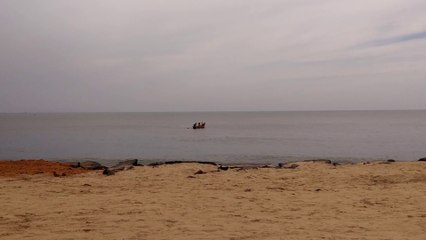 Je suis Waiting for the Oman Air Flight