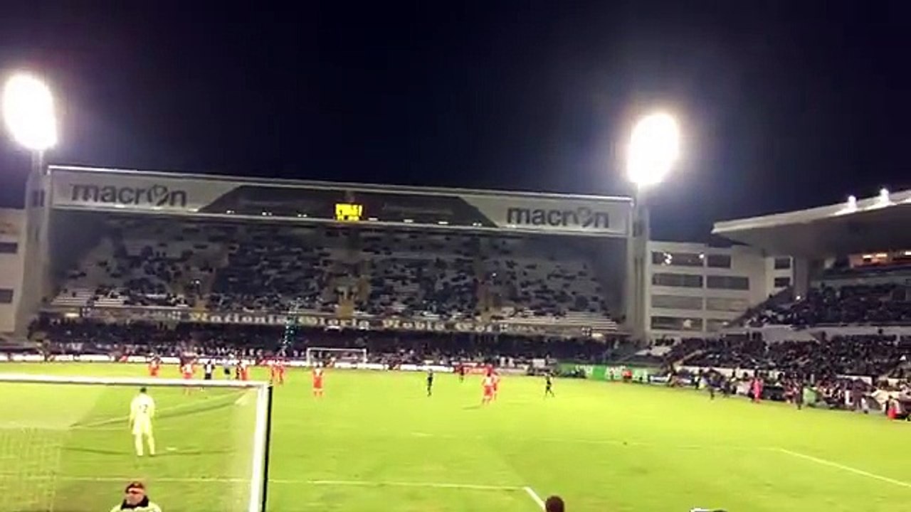 Cântico dos Adeptos do Benfica contra a choradeira