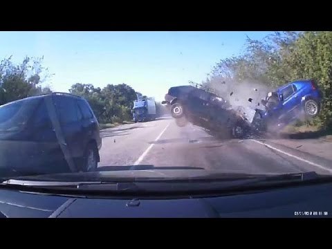 Car crashes compilation Accident Compilation d accident de voiture n°245 Road rage авария