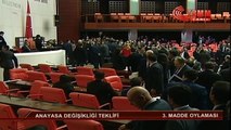 Mecliste kavga çıktı oylama durdu!