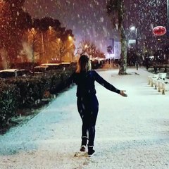 Video/ Moti i keq, Durrësi "zbardhet" sërish nga dëbora