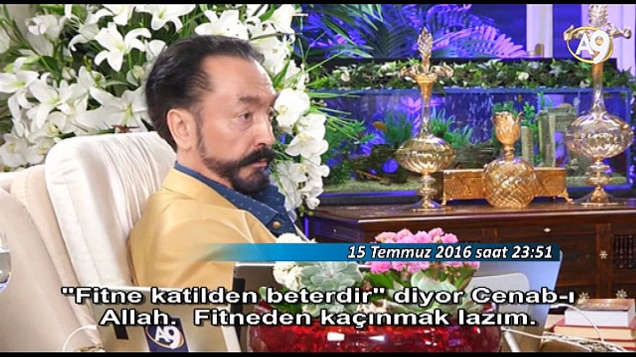 Adnan Oktar darbe girişimi gecesi 'meşru demokratik hükümet geçerlidir, bu sahte darbedir.' dedi