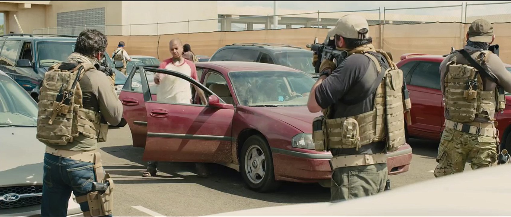 시카리오  SICARIO  2차 공식 예고편 - 'Welcome to Juárez' (한국어 CC)-9jV8zrCodeo