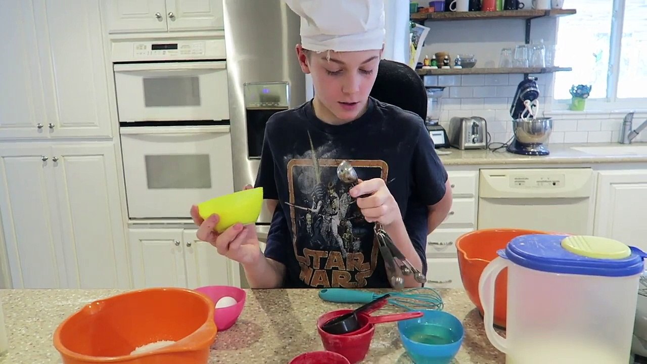 Princess Leia How To Make Star Wars Wampa Ice Creature Cake   Monster Birthday Cake   Kids Cooking