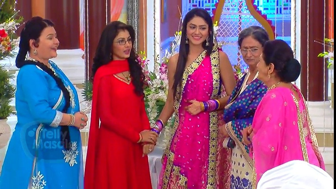 Kumkum Bhagya Actress In SEXY BIKINI - Pragya v_s Tanu