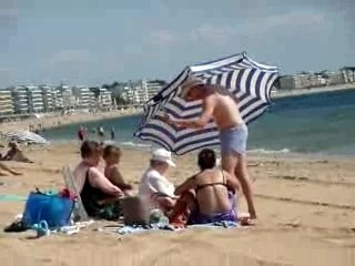 Godmichou:la violence conjuguale à la plage (la Baule)