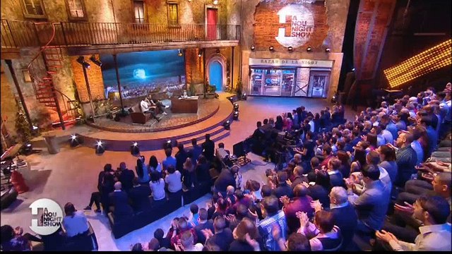 Les Chevaliers du Fiel racontent comment on les a oublié sous une table à leur première télé ! Regardez