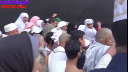 Allah Punishes a Haram Muslim for Kissing the Black Stone