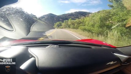 Un jeune de 26 ans veut faire le malin avec une Ferrari 458 Italia et la plante salement dans un virage