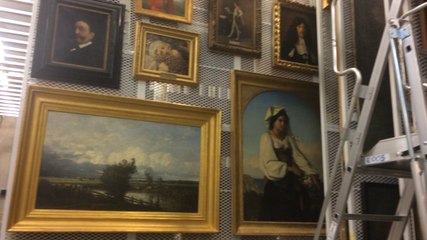 Dans les réserves du musée d'arts