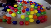 LEARNING NUMBERS Balloon Popping Show 1-10 In a Ball Pit Bathtub Fun For Toddlers  KIDS CAN DO