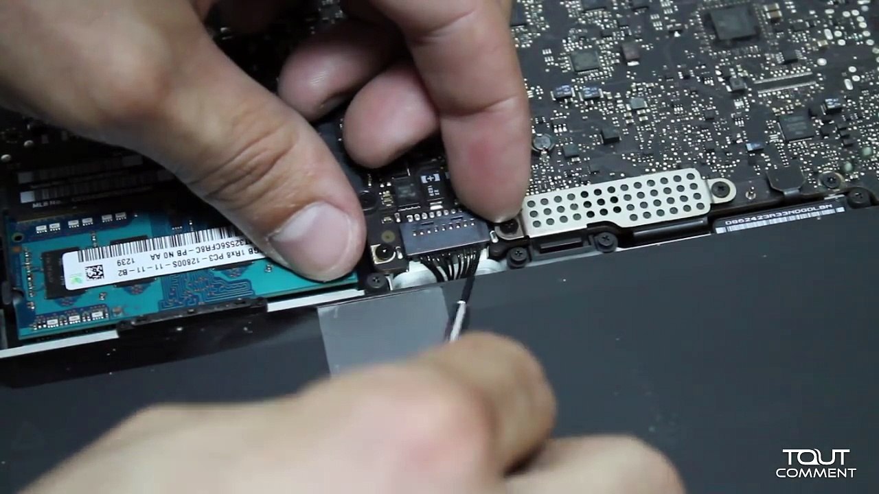 Comment changer le disque dur de mon MacBook Pro-wlKzxLdwvGk