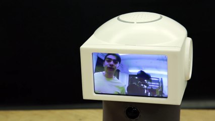 Peeqo le robot à GIFs