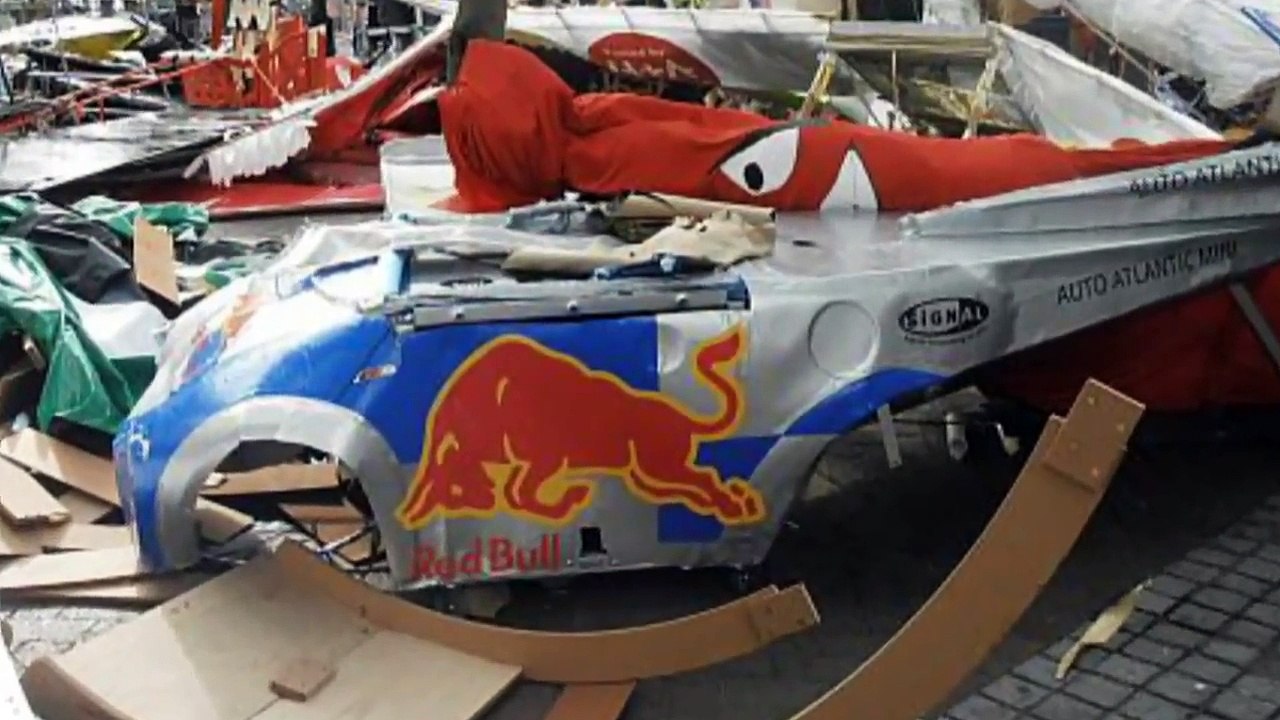 Red Bull Flugtag Cape Town Waterfront 2012-PwlSnWerwv8